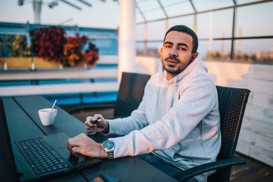 e-dym ile e-dym kalitesiyle just 2 elektronik sigara deneyimi yaşayın