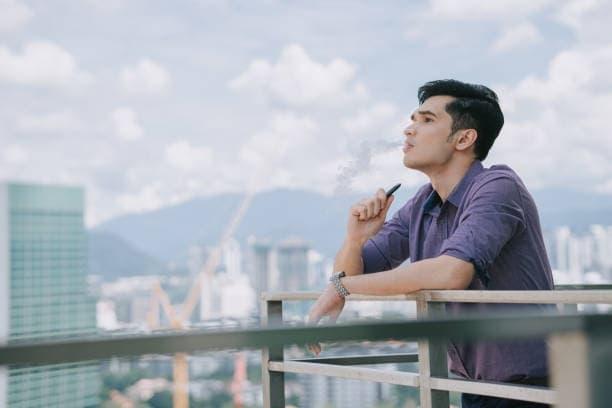 Jednorázová E-cigareta minifit max incelemesi, performans ve tat seçeneklerinde öne çıkan taşınabilir vape rehberi