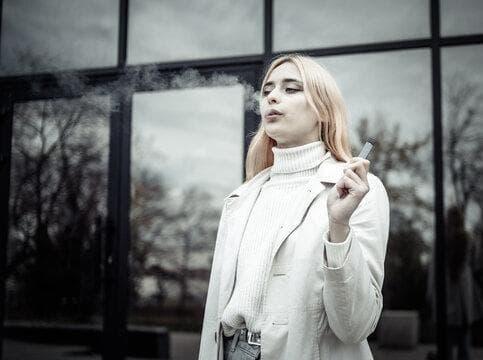 e-dym ile e-dym kalitesiyle just 2 elektronik sigara deneyimi yaşayın